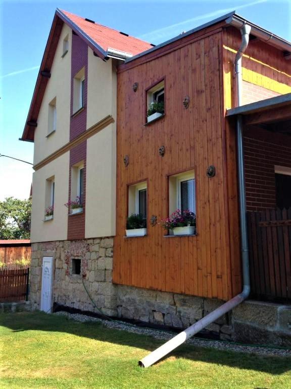 Ubytování U Rybníčka Arnoltice u Decina Esterno foto